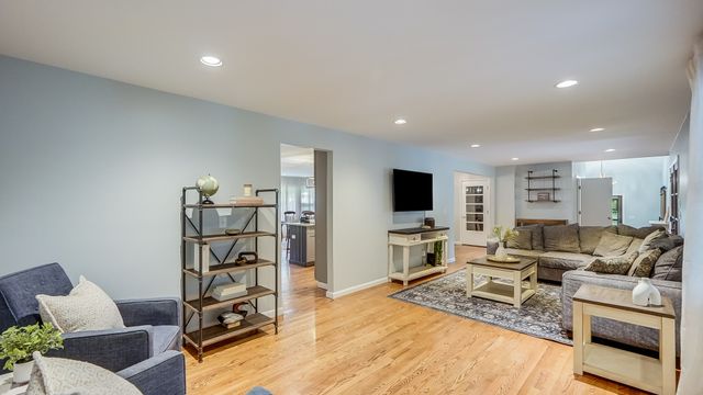 824 Clematis Dr, Nashville, TN 37205