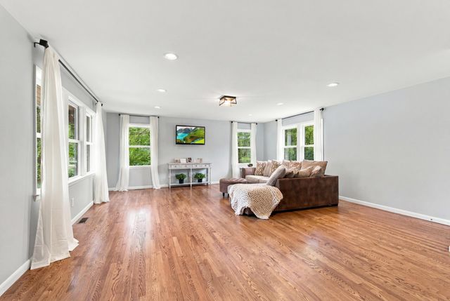 824 Clematis Dr, Nashville, TN 37205