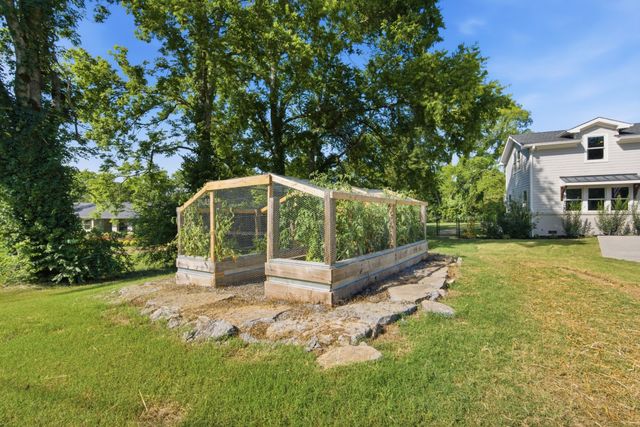 824 Clematis Dr, Nashville, TN 37205