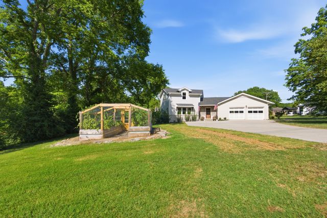 824 Clematis Dr, Nashville, TN 37205