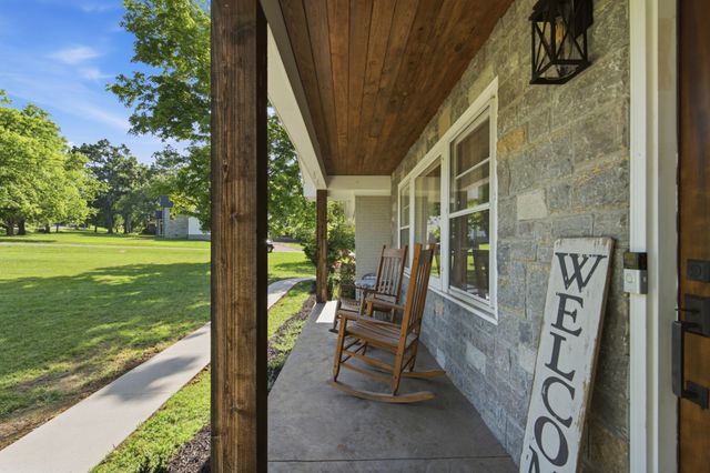 824 Clematis Dr, Nashville, TN 37205