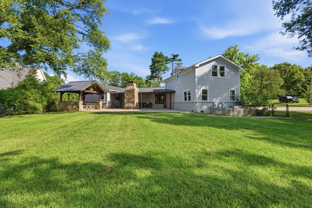 824 Clematis Dr, Nashville, TN 37205