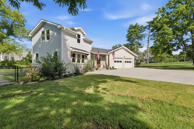 824 Clematis Dr, Nashville, TN 37205