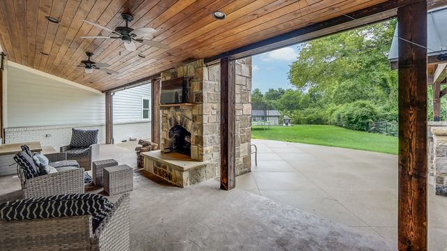 824 Clematis Dr, Nashville, TN 37205