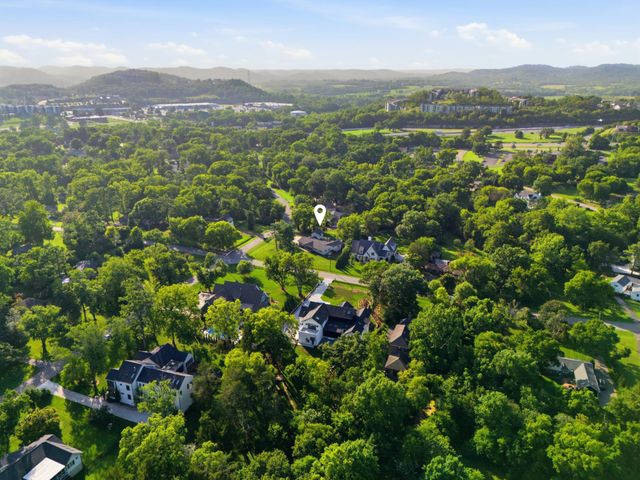 824 Clematis Dr, Nashville, TN 37205