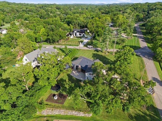 824 Clematis Dr, Nashville, TN 37205