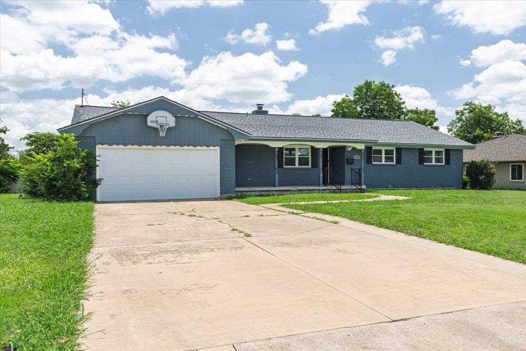 1605 NW 34th St, Lawton, OK 73505