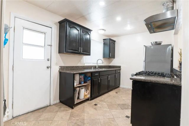 17705 S Western 118, Gardena, CA 90248