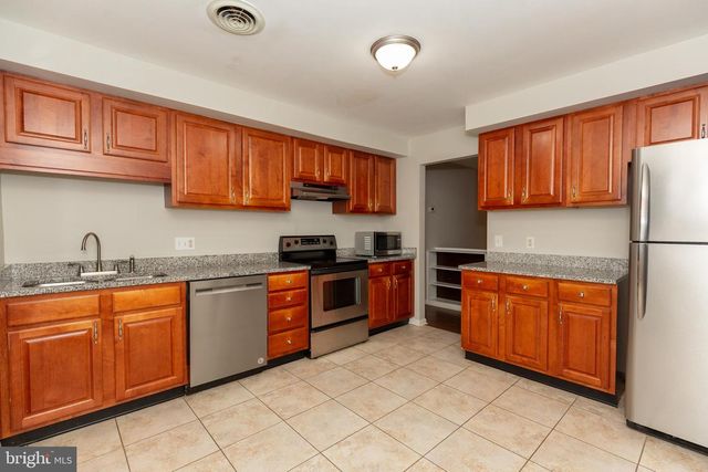 1517 CAROLINE ST, Winchester, VA 22601