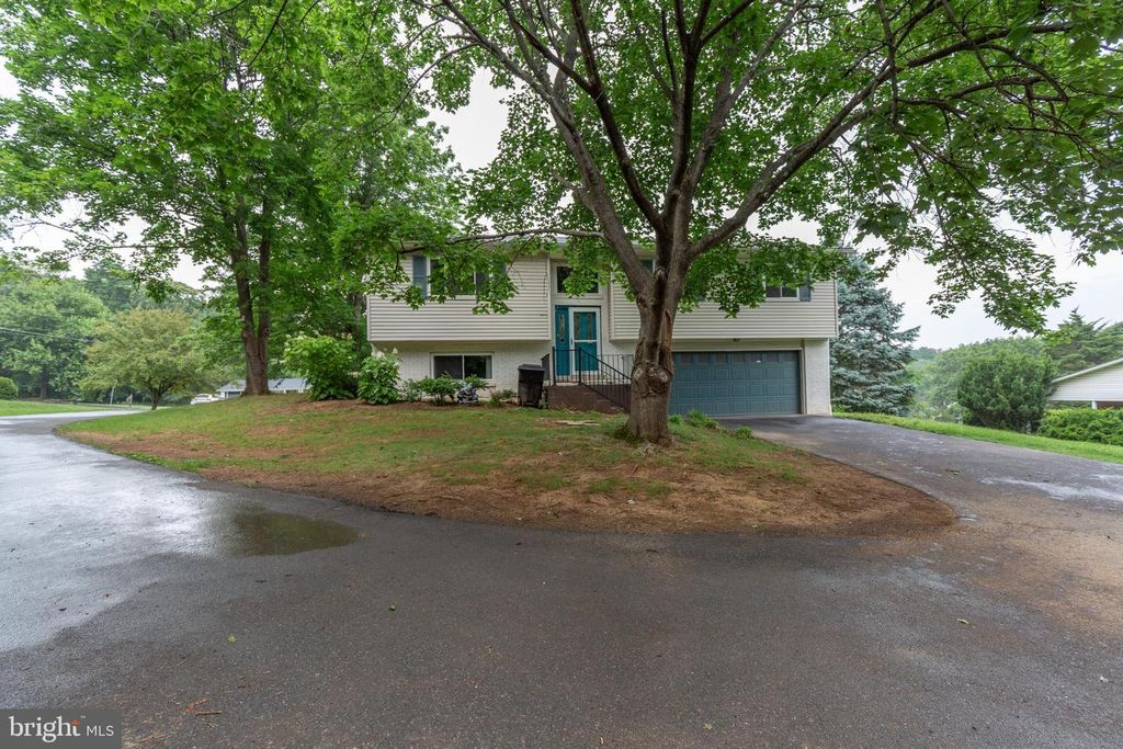 1517 CAROLINE ST, Winchester, VA 22601