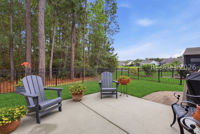 25 Weeping Willow Dr, Bluffton, SC 29910