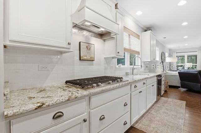 25 Weeping Willow Dr, Bluffton, SC 29910