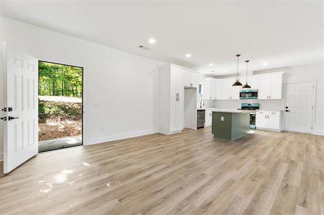 6885 Silver Maple Trail, Fairburn, GA 30213