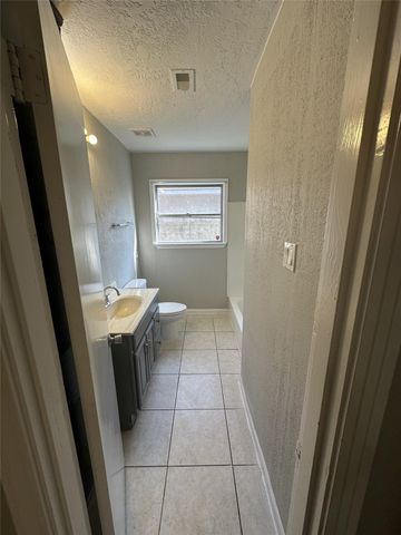 5847 Belcrest Street, Houston, TX 77033