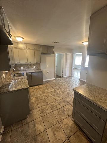 5847 Belcrest Street, Houston, TX 77033