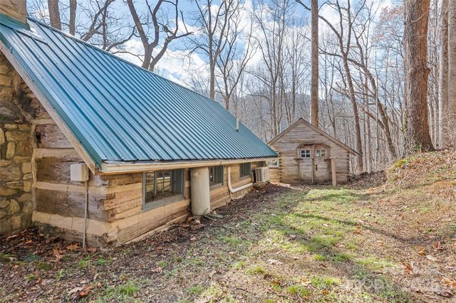 275 Wits End Way, Waynesville, NC 28785