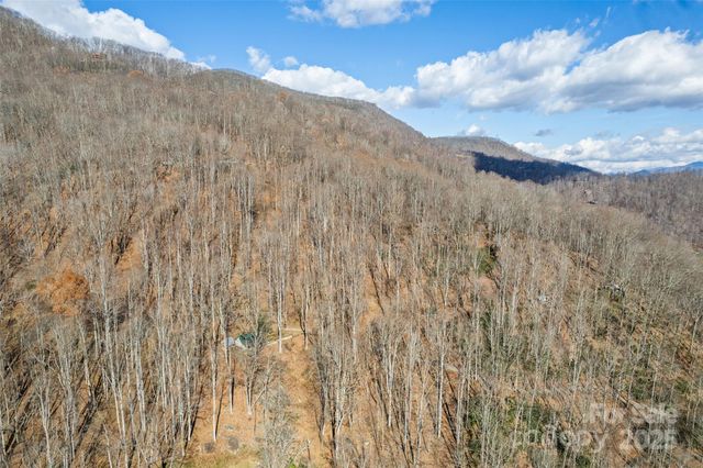 275 Wits End Way, Waynesville, NC 28785