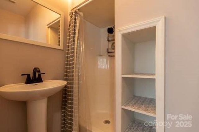 3575 Chetola Drive, Lenoir, NC 28645