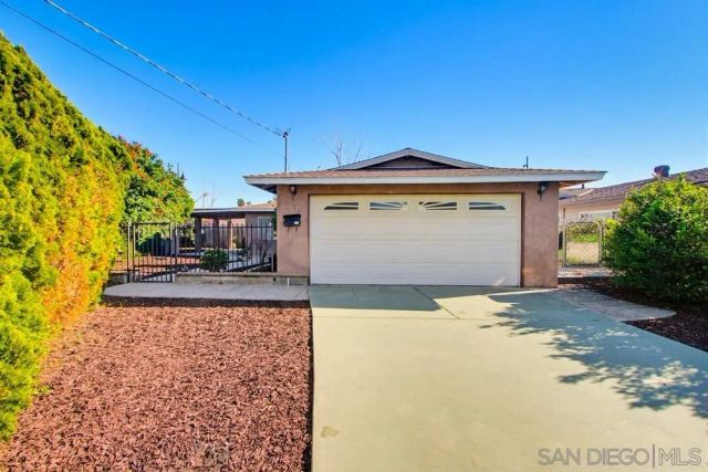 1015 Cedar Brook, Escondido, CA 92025