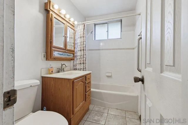 1015 Cedar Brook, Escondido, CA 92025