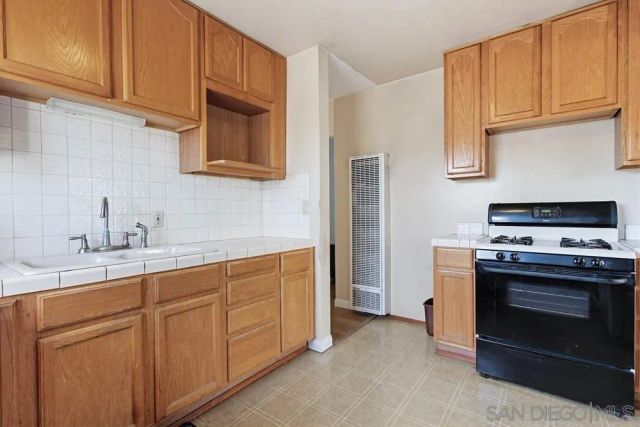 1015 Cedar Brook, Escondido, CA 92025