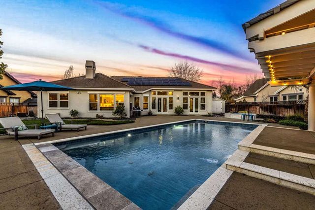 886 886 Old Oak Rd, Livermore, CA 94550