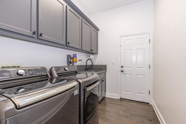 886 886 Old Oak Rd, Livermore, CA 94550