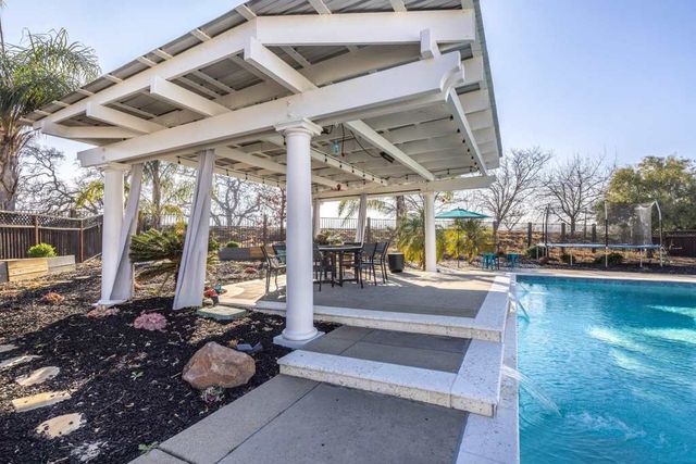 886 886 Old Oak Rd, Livermore, CA 94550