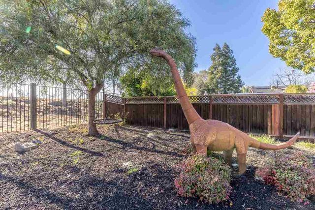 886 886 Old Oak Rd, Livermore, CA 94550