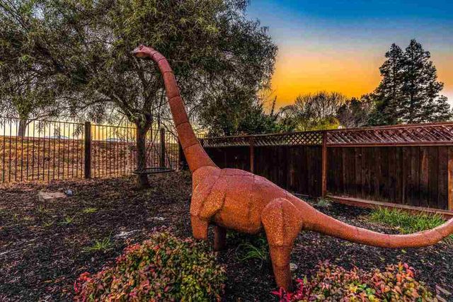 886 886 Old Oak Rd, Livermore, CA 94550