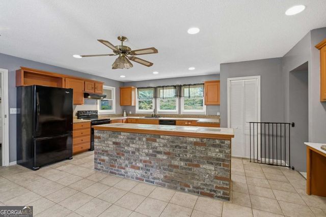 26 8th Street, Emerson, GA 30137