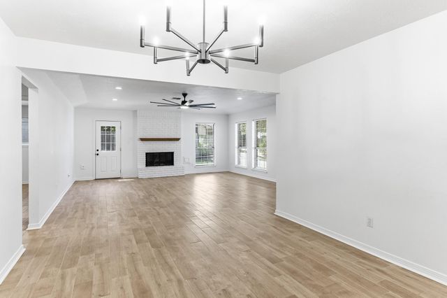 1810 Greentree Drive Drive, Huntsville, TX 77340
