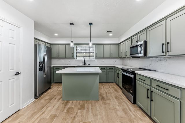 1810 Greentree Drive Drive, Huntsville, TX 77340