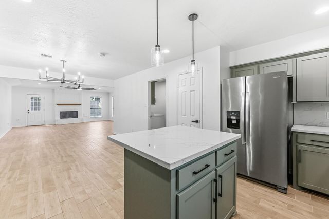 1810 Greentree Drive Drive, Huntsville, TX 77340