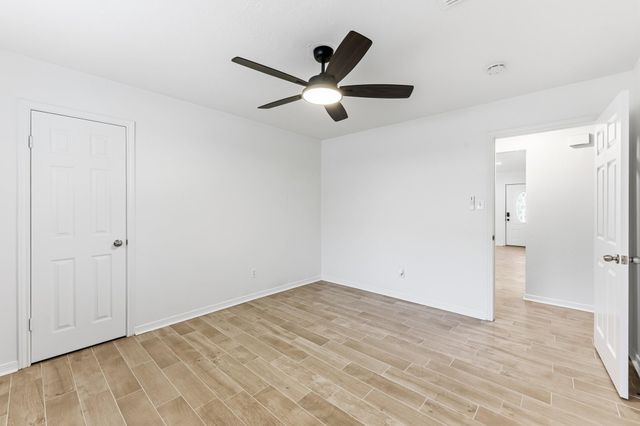 1810 Greentree Drive Drive, Huntsville, TX 77340
