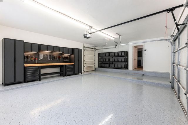1810 Greentree Drive Drive, Huntsville, TX 77340