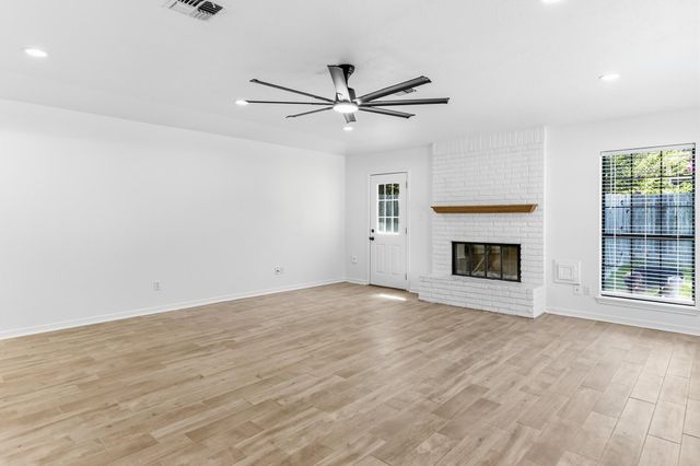 1810 Greentree Drive Drive, Huntsville, TX 77340