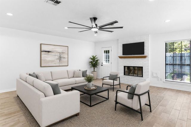 1810 Greentree Drive Drive, Huntsville, TX 77340