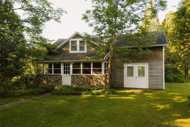10 Elk Point Road, Livingston Manor, NY 12758