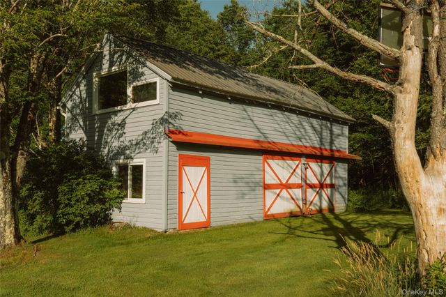 10 Elk Point Road, Livingston Manor, NY 12758