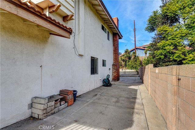 714 W Avenida De La Merced, Montebello, CA 90640