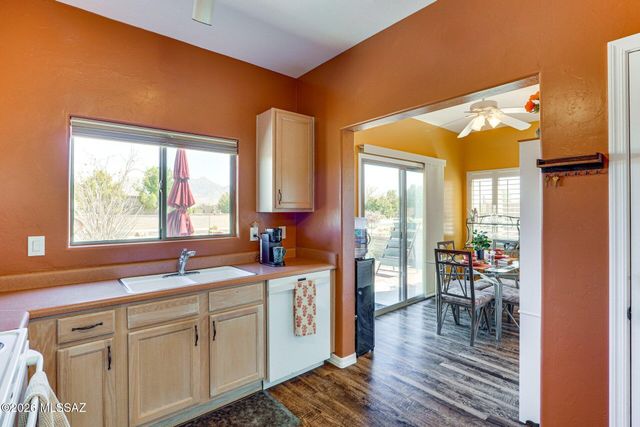 3925 S Via De Cristal, Green Valley, AZ 85614