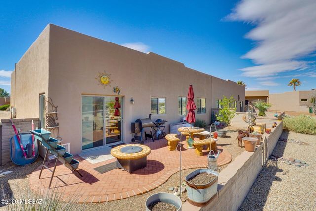 3925 S Via De Cristal, Green Valley, AZ 85614
