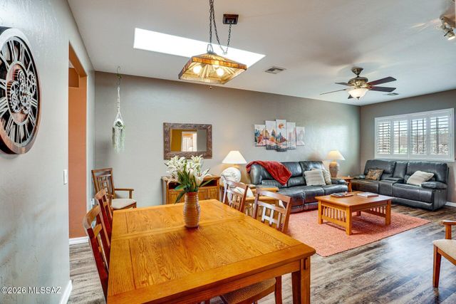 3925 S Via De Cristal, Green Valley, AZ 85614