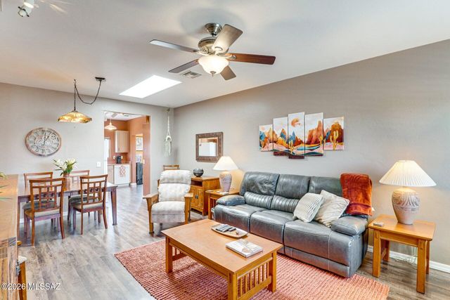 3925 S Via De Cristal, Green Valley, AZ 85614