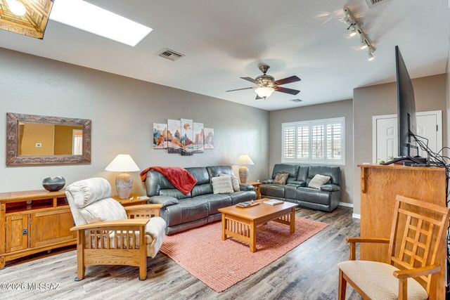 3925 S Via De Cristal, Green Valley, AZ 85614