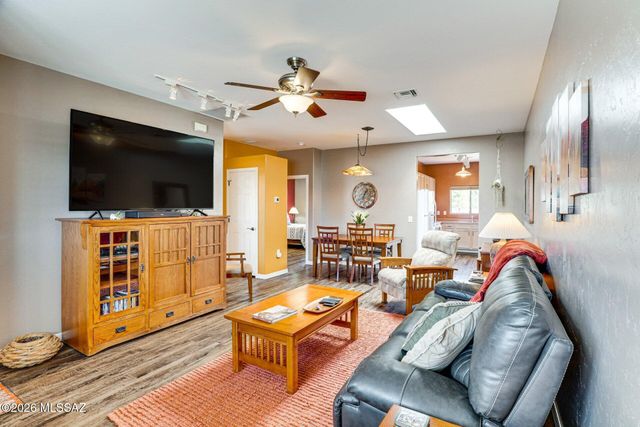 3925 S Via De Cristal, Green Valley, AZ 85614