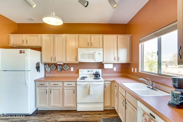 3925 S Via De Cristal, Green Valley, AZ 85614