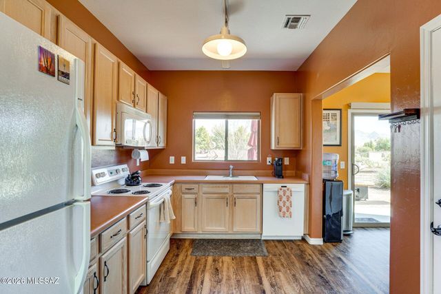 3925 S Via De Cristal, Green Valley, AZ 85614