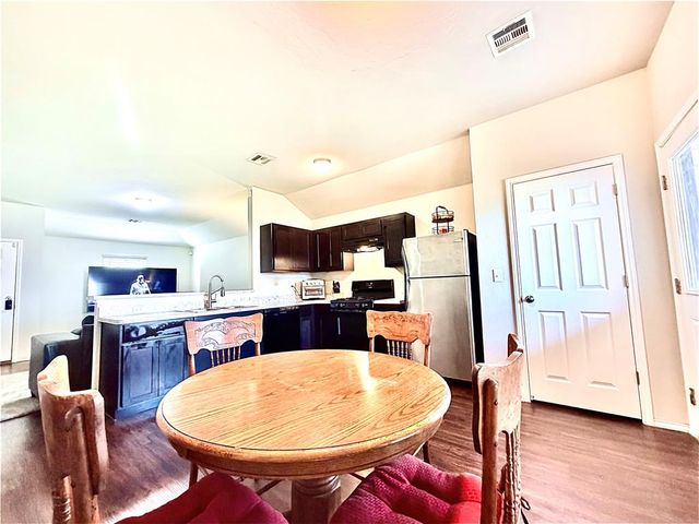 9920 Ruger Road, Yukon, OK 73099